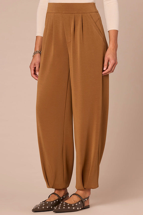 "Ab"leisure Skyrise Pleated Pull On Knit Jogger