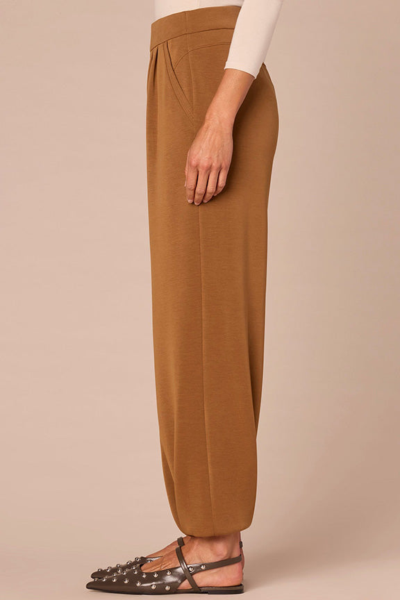 "Ab"leisure Skyrise Pleated Pull On Knit Jogger