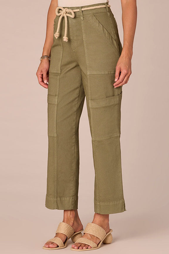 Skyrise Relaxed Straight-Leg Utility Pant