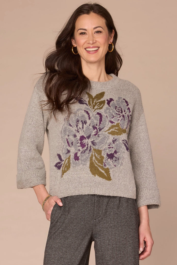Round Neck Floral Jacquard Sweater