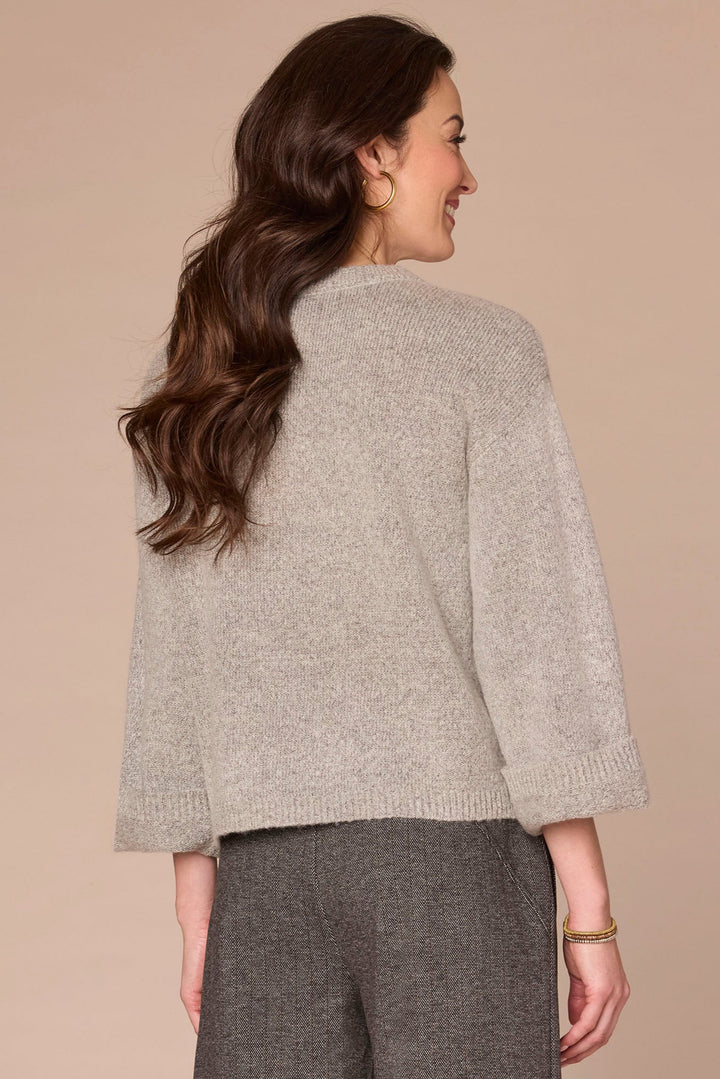 Round Neck Floral Jacquard Sweater