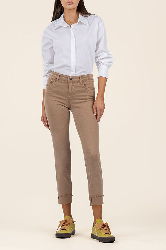 Amy Crop Straight Leg Pant in Cappuccino