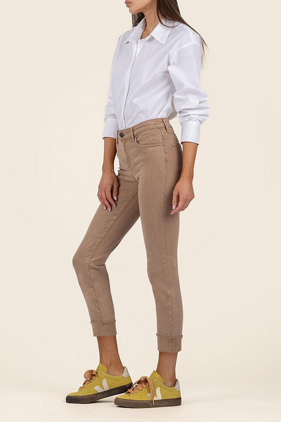 Amy Crop Straight Leg Pant in Cappuccino