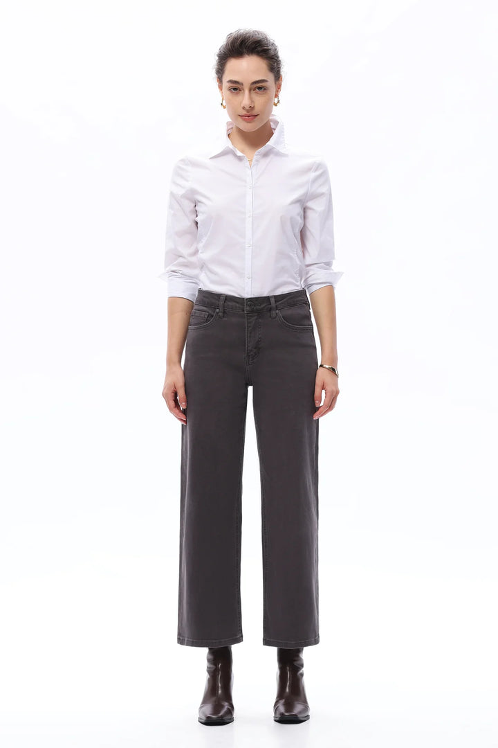 Bella Mid-rise crop straight leg pant in grey