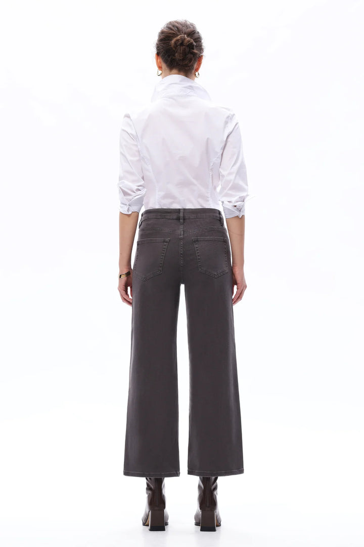 Bella Mid-rise crop straight leg pant in grey
