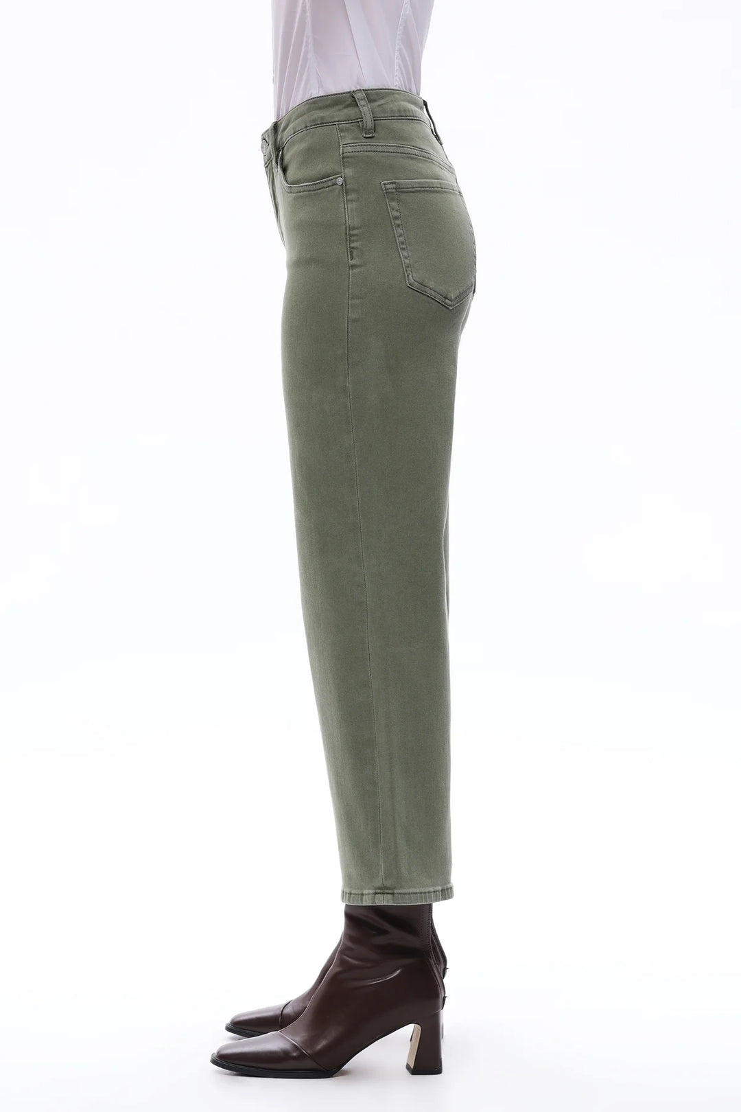 Bella Mid-rise crop straight leg pant in Green