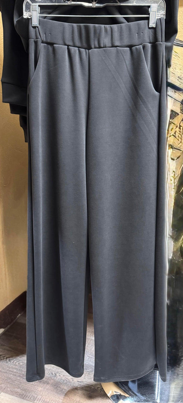 Straight leg pant w/ pockets