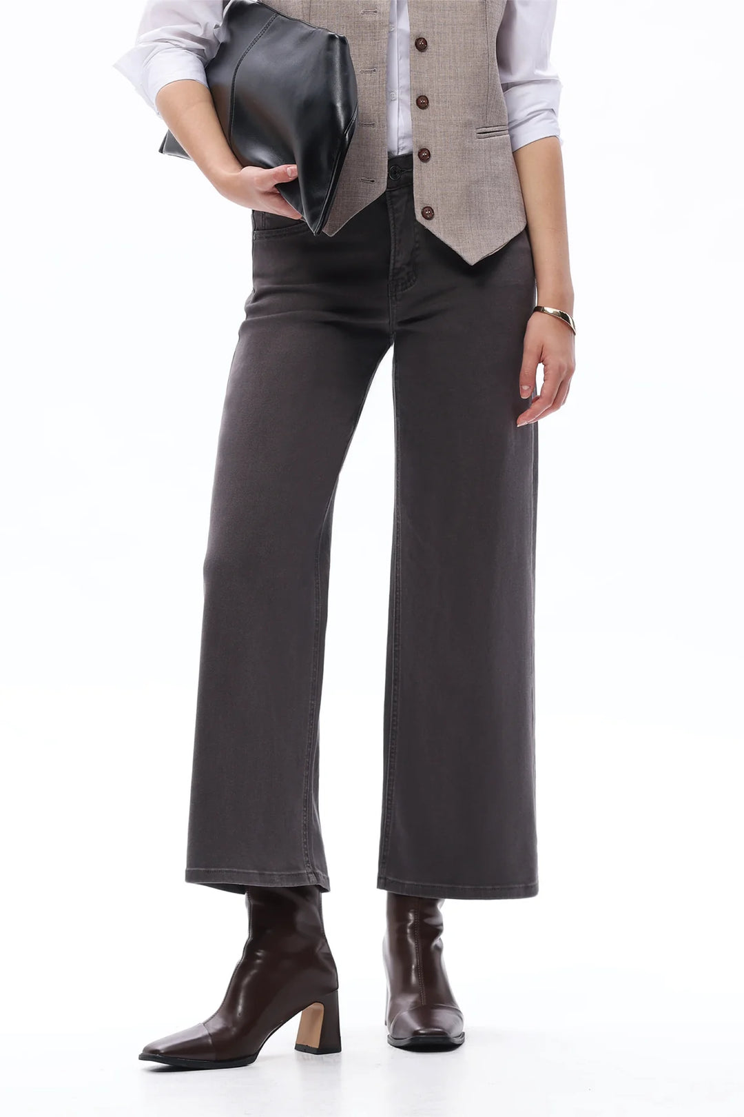 Bella Mid-rise crop straight leg pant in grey