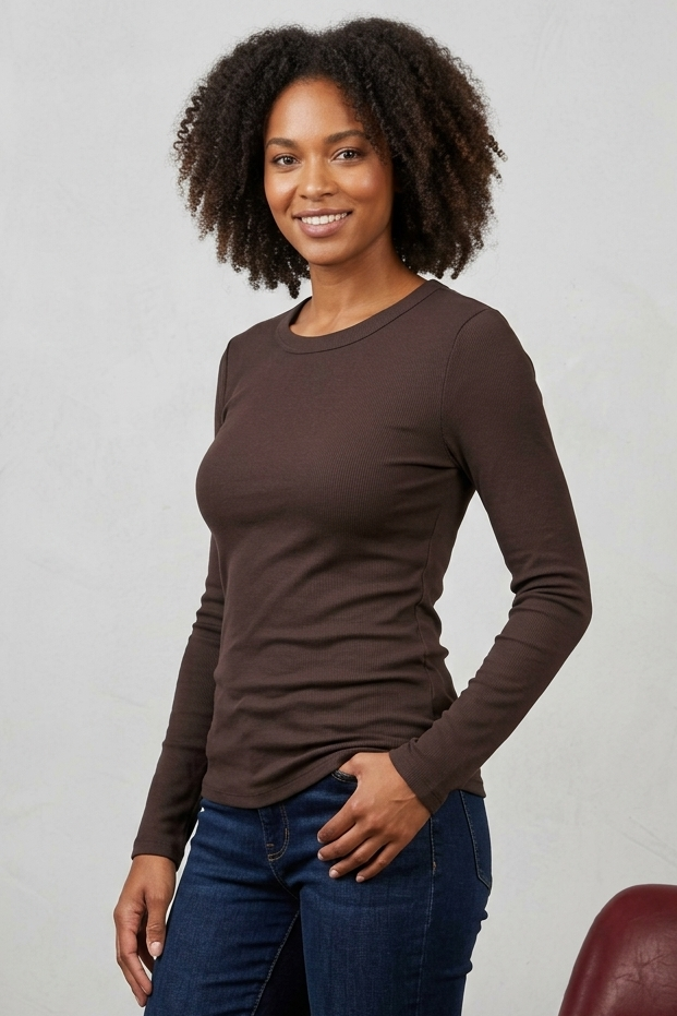 Long Sleeve Crew Neck Tee in Chocolate