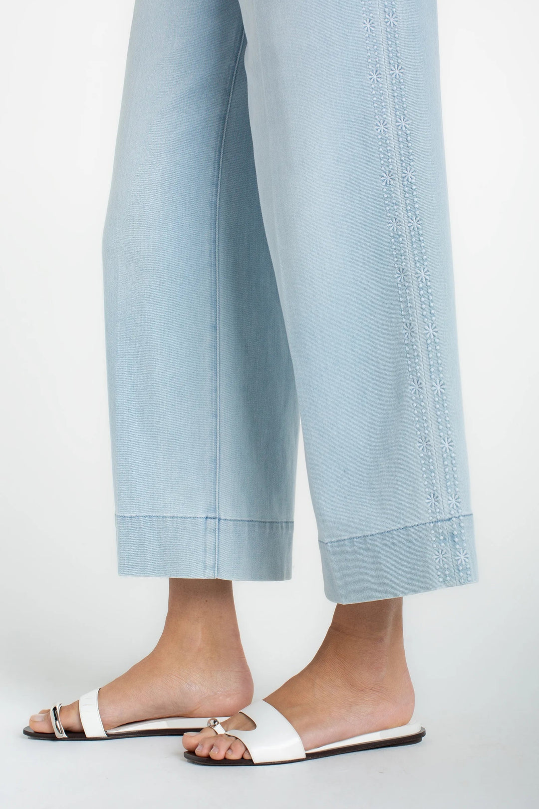 Embroidered Crop Leg Jean