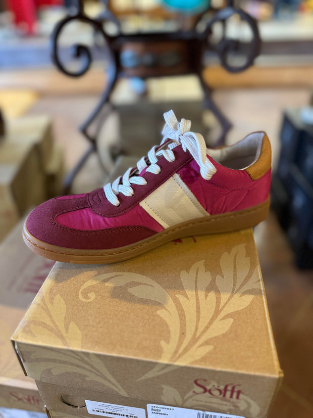 Ruby sneaker